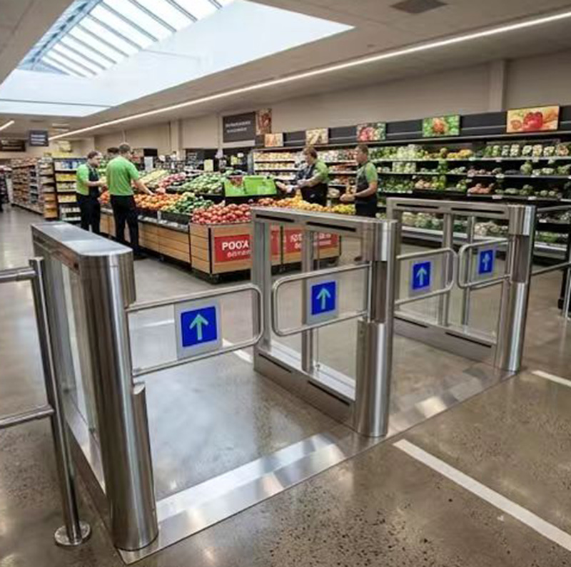 Multi-lane swing barrier for supermarkets and warehouses